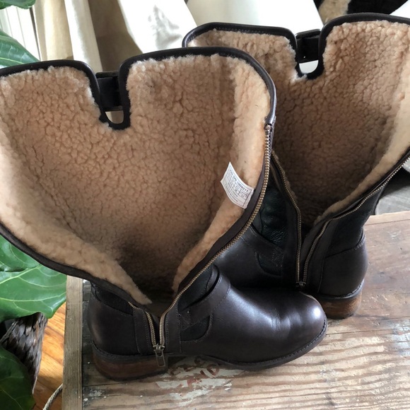 Leather Ugg Boots - Picture 10 of 16